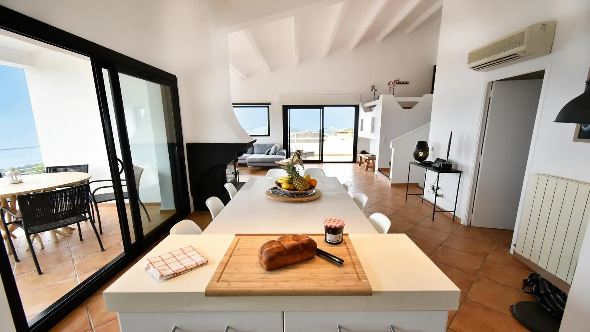 Holiday home Villa Luxueuse Moderne Avec Piscine & Recemment Renovee, Vue Mer Exceptionnelle! Cavalaire-sur-Mer France