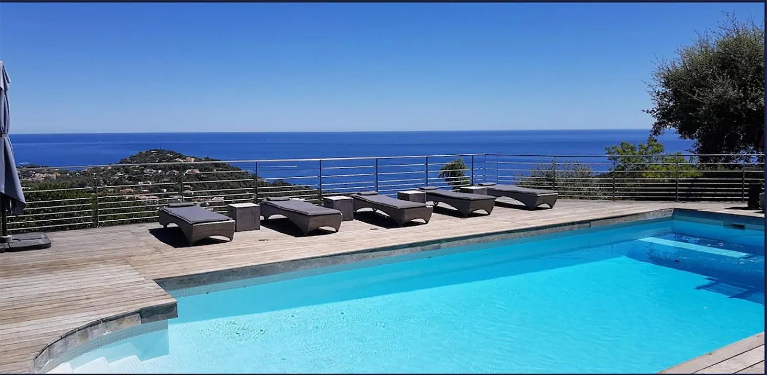 Holiday home Villa Luxueuse Moderne Avec Piscine & Recemment Renovee, Vue Mer Exceptionnelle! Cavalaire-sur-Mer France